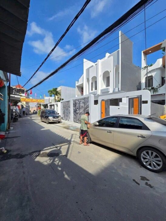 NHÀ 3 TẦNG MỚI ĐẸP – 140M² – KIỆT RỘNG 6M HOÀNG VĂN THÁI, TT LIÊN CHIỂU – CHỈ 3.8 TỶ