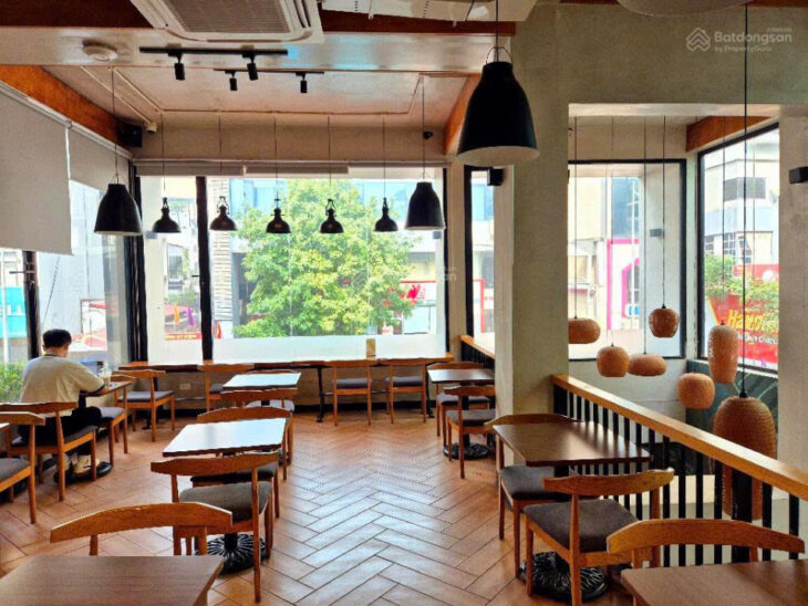 Bán Nhà Mặt Phố Xuân La, Tây Hồ, 52 tỷ – 115 m2 5 Tầng Lô Góc gần ĐSQ Hàn Quốc