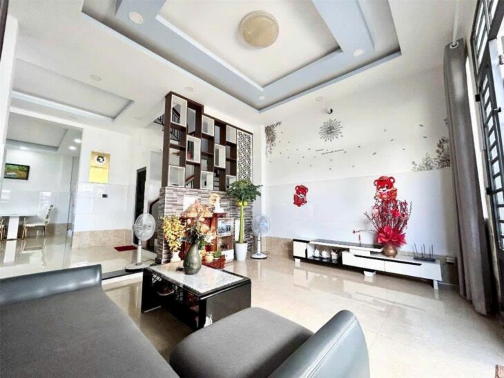 Nhà góc 2 mặt tiền Đào Sư Tích, 4 tầng, 6×13.5m, giá 6.55 tỷ