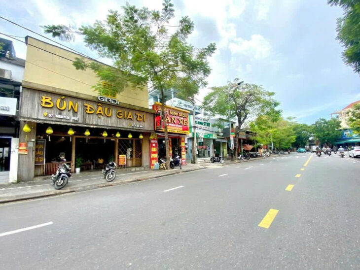 Bán nhà 2 tầng kiệt xe ba gác Nguyễn Huệ sát mặt tiền – Gần Hai Bà Trưng , Vĩnh Ninh , TP Huế ✅