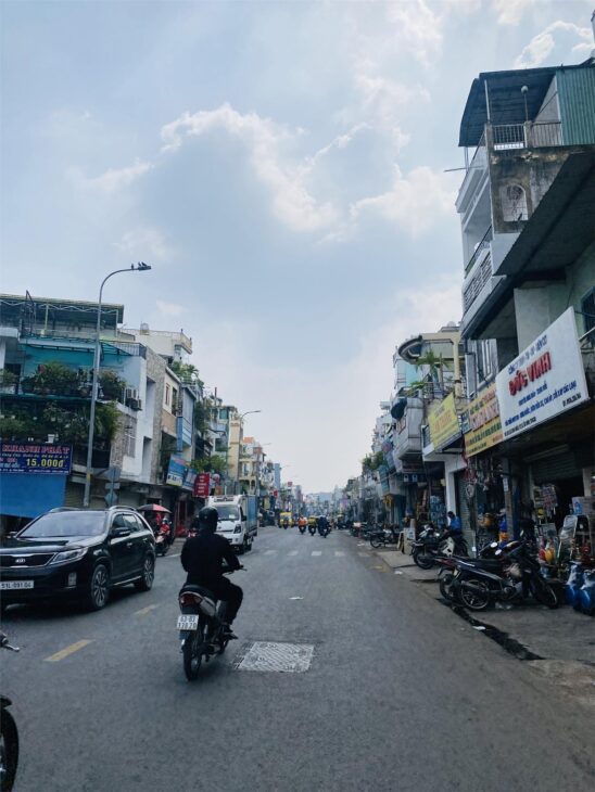 **Bán nhà mật tiền Lạc Long Quân, phường 10, Tân Bình; 5×10 – khu sầm uất