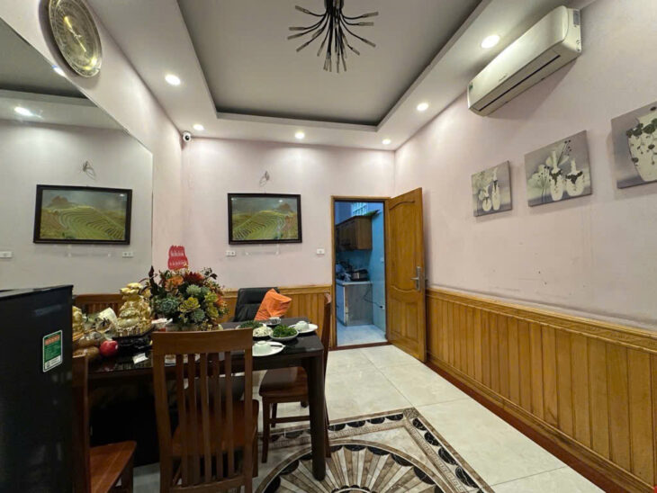 Ôi rẻ quá! Bán nhà NGỌC KHÁNH, 40m2, chỉ 6,8 tỷ, Phố VIP, Ngõ thông, Gần hồ, Ở ngay