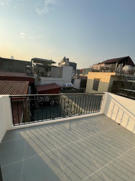 Bán nhà Phố Hoàng Cầu, Vị Trí Đắc Địa, Khung Cột Chắc Chắn, 35mx5T, Giá: 8.1 Tỷ, Lh: 0396935190.