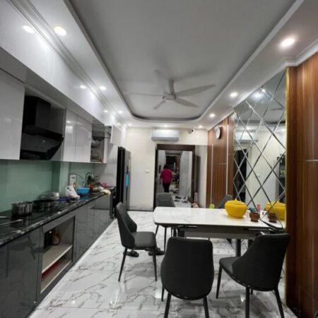 BÁN NHÀ VĨNH QUỲNH- THANH TRÌ, PHÂN LÔ, THANG MÁY, Ô TÔ TRÁNH, GIÁ 11,5 TỶ.