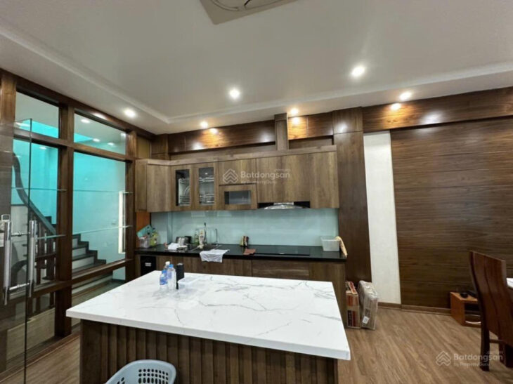 Bán nhà PL Láng Hạ – Đống Đa – 115m x MT 9m – Lô Góc Ô tô tránh Thang máy – Vỉa hè