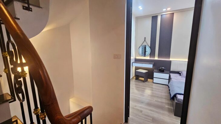 BÁN NHÀ TÔN ĐỨC THẮNG ĐỐNG ĐA NHÀ MỚI TINH FULL NỘI THẤT VỊ TRÍ ĐẸP GIÁ 5,5 TỶ