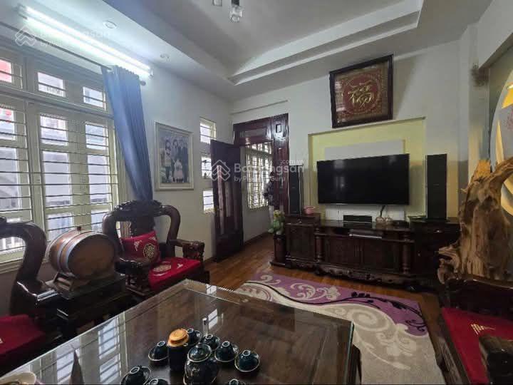 Siêu phẩm Hoàng Quốc Việt, quận Cầu Giấy, ngõ phân lô, ô tô, giáp phố, lô góc, 63m2* Mặt tiền: 5.8m