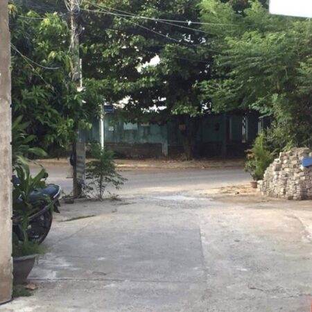 Lô đất 204m2 ,kiệt ô tô -Hồ Sĩ Dương -Cẩm Lệ -Giá chỉ 3,8 tỷ . Lô đất 204m2 ,kiệt ô tô -Hồ Sĩ Dương -Cẩm Lệ -Giá chỉ 3,8 tỷ .