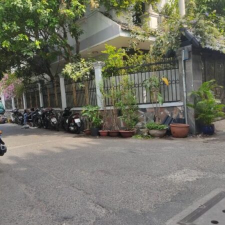 Ngộp nặng bán Gấp, HXH ngay TT Tân Bình, 3 tầng, 139m2 trên dưới 70tr/m2