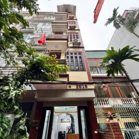 Bán nhà ở Giảng Võ 42 m2 mặt tiền 4.4m – 5 Tầng sổ đỏ giá 8.9 tỷ ở quận Ba Đình.