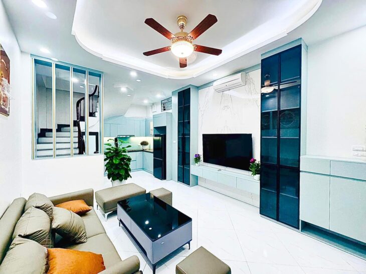 BÁN NHÀ TRUNG TÂM HAI BÀ TRƯNG NHÀ MỚI KÍNH KOONG LÔ GÓC Ô TÔ VÀO NHÀ KINH DOANH ONLINE GIÁ 10 TỶ