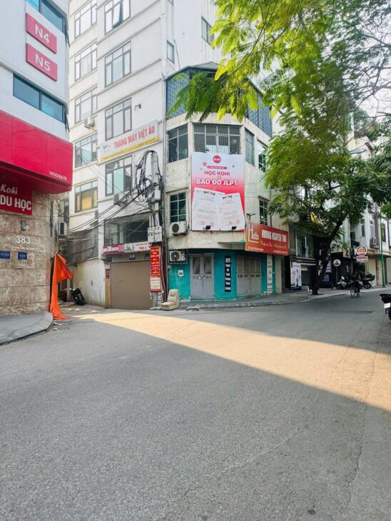 BÁN NHÀ TRUNG TÂM HAI BÀ TRƯNG NHÀ MỚI KÍNH KOONG LÔ GÓC Ô TÔ VÀO NHÀ KINH DOANH ONLINE GIÁ 10 TỶ