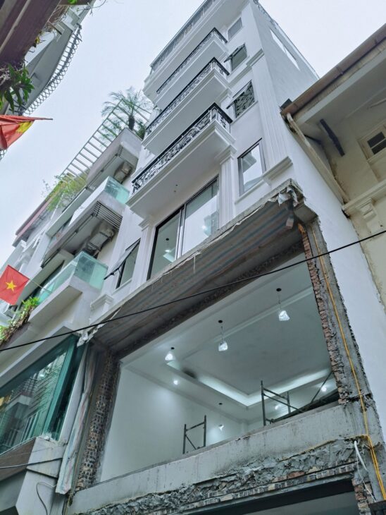 BÁN NHÀ TRẦN QUỐC HOÀN CẦU GIÁY 7 TẦNG THANG MÁY NGÕ 2 Ô TÔ TRÁNH- KINH DOANH NHÀ ĐẸP 22 TỶ