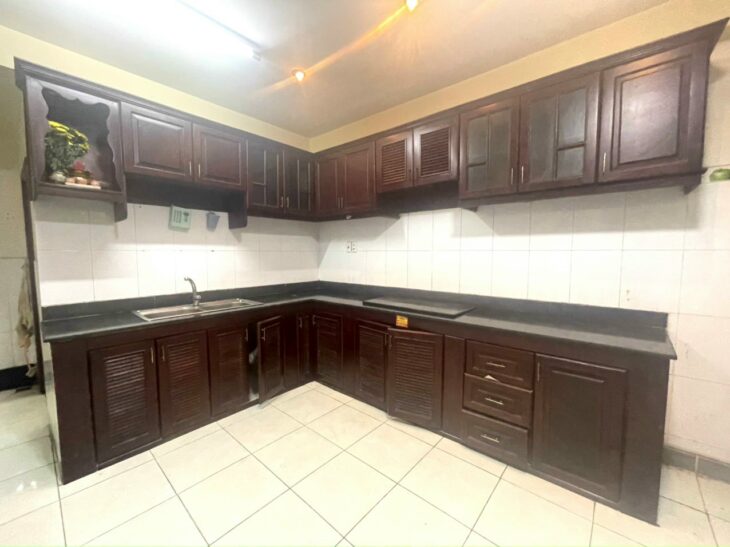 4.7 tỷ- nhả 2 tầng- căn góc thoáng Lê Quang Định- 3.5mx14m- CN 45m2-gần mặt tiền