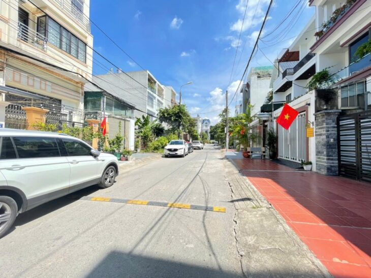 Đất phân lô 193 Văn Cao, 90m , Ngang 4.5, đường 12m, lô góc, Giá 5.85 tỉ