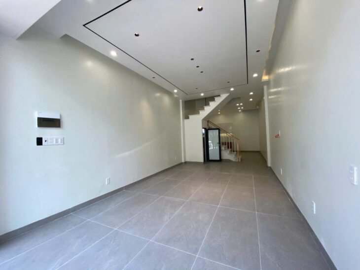 Bán nhà mặt ngõ 67 Kiều Sơn, 45m 4 tầng, ô.tô tránh nhau, Giá 4.2 tỉ đẹp như mới