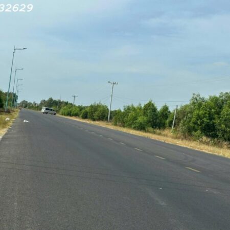 Bán 3280m2 đất mặt tiền Hùng Vương – Tân Bình – TX LaGi view Biển giá rẻ chỉ 350tr/m ngang