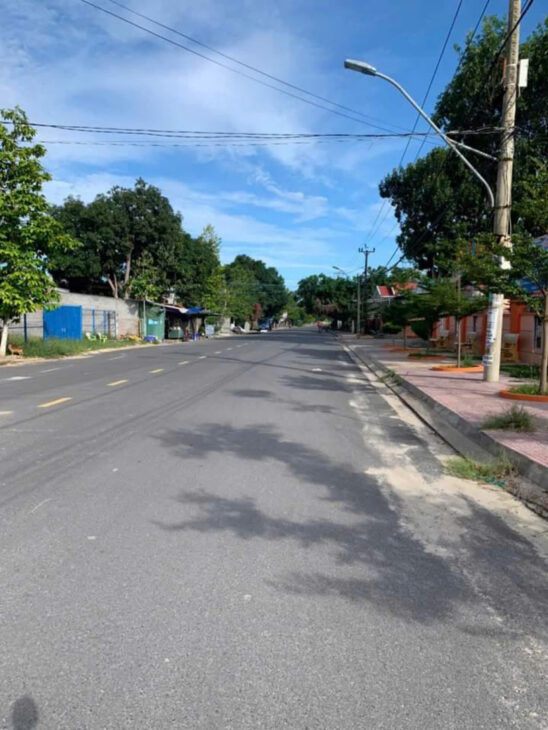 BÁN ĐẤT Ở THỔ CƯ CAM HÒA -DT 348M² – GIÁ 1.5 TỶ – Vị trí đẹp- tiềm năng- QH An Toàn