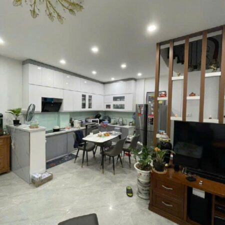 bán nhà Đống Đa 42m Hào Nam, lô góc, ngõ thông kinh doanh.