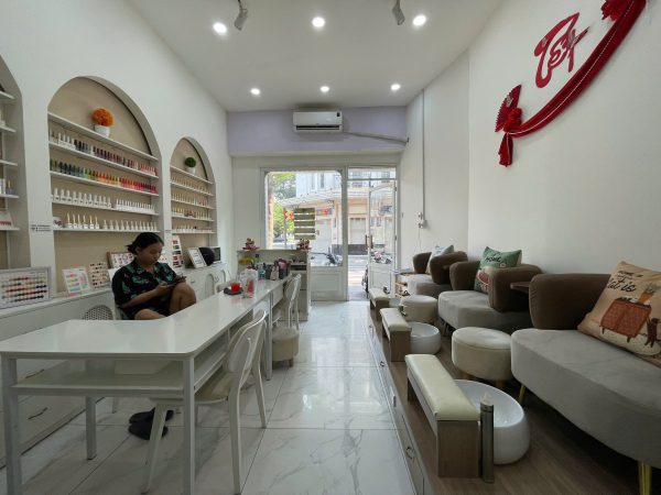Gò Vấp ! Sang SaLon Nail – SPA decor Hiện đại & xinh xắn nằm ngay khu dân trí cao Cityland Central