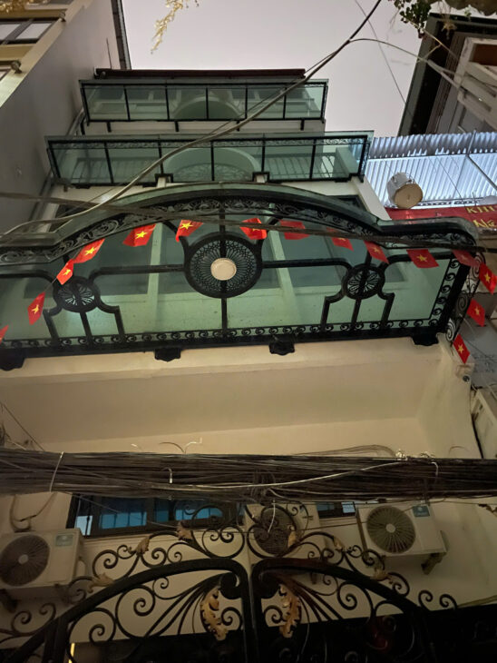 Gia Đình Cần Bán Nhà 40m², 7 tầng, Quan Nhân, Ô Tô, Ngõ Nông, Ở Luôn – 7.6 tỷ