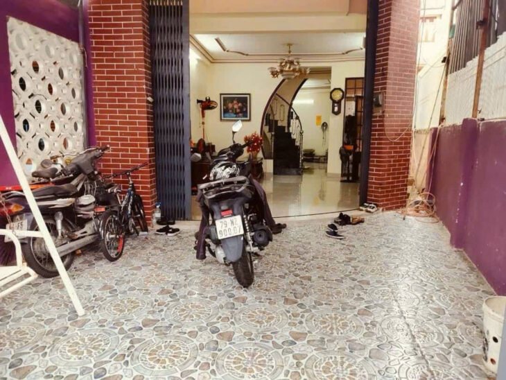 Cần Bán Gấp Căn Nhà Góc 2 Mặt Hẻm Thông Xe Ô Tô, Trung Tâm TP Nha Trang