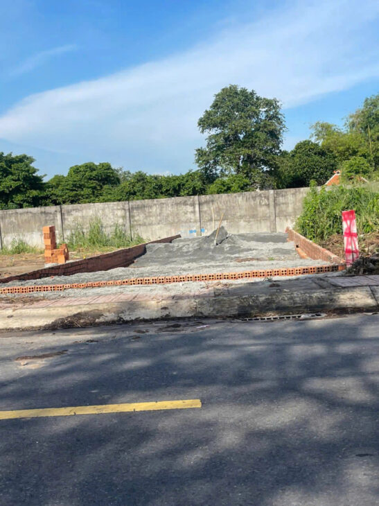 chính chủ bán nhanh lô đất mặt tiền đường nhựa trung tâm hành chính xã Tân Hiệp , huyện Hóc Môn