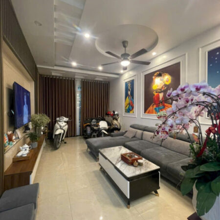 Bán nhà ngõ 739 Nguyễn Văn Linh, 50m 4 tầng, ô.tô đỗ cửa , Giá 3.48 tỉ