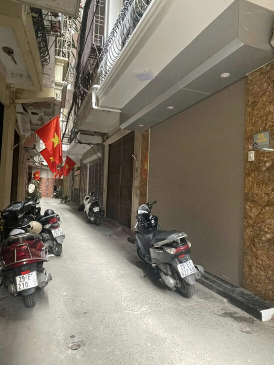 Bán nhà riêng giá siêu hời tại Nguyễn Phúc Lai, Đống Đa, Hà Nội, ngõ oto vào nhà 5 tầng 5 ngủ 16