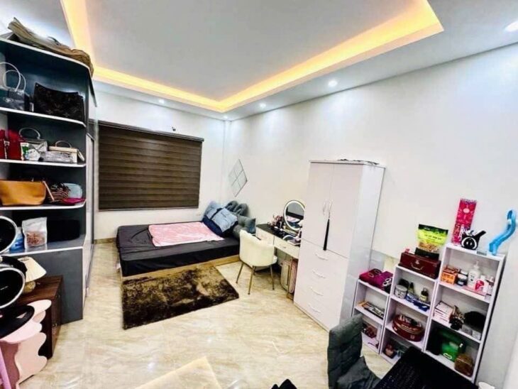 BÁN NHÀ THƯỢNG THANH 35M2* 5 TẦNG* 4.8 TỶ, FULL NỘI THẤT