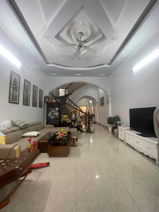 Bán nhà phân lô Đông Trà – Chợ Hàng, 100m 3 tầng, độc lập sân cổng, GIÁ 7.2 tỉ