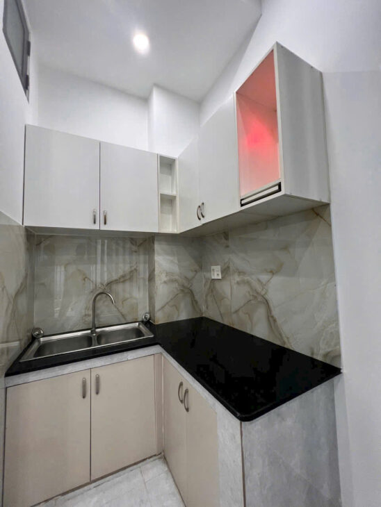 3.58 tỷ bán nhà 3 tầng ngay chợ Gò Vấp Nguyễn Thái Sơn- DTSD 60m2- 2PN 3WC