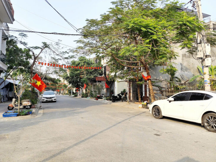 Bán đất phân lô ngõ 15 Khúc Thừa Dụ, 90m, MT 4.5, đường 15m, GIá 62 tr/m