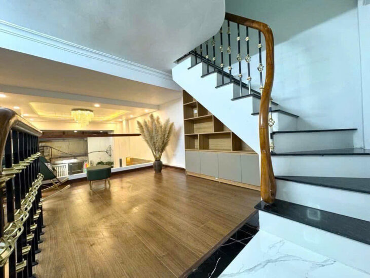 NHÀ ĐẸP GẦN MẶT PHỐ TÔN ĐỨCTHẮNG – ĐỐNG ĐA – 30M2 X 5 TẦNG GIÁ 7.9 TỶ