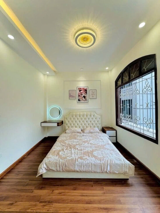 Bán nhà riêng vừa ở vừa kinh doanh 5 tầng, 4PN, 4WC, 55m2, giá 9 tỷ tại Phố Hoàng Cầu, Đống Đa, Hà