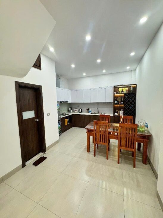 BÁN NHÀ NGUYỄN VĂN CỪ 35M2* 5 TẦNG* 6.5 TỶ, FULL NỘI THẤT, Ô TÔ ĐỖ CỬA