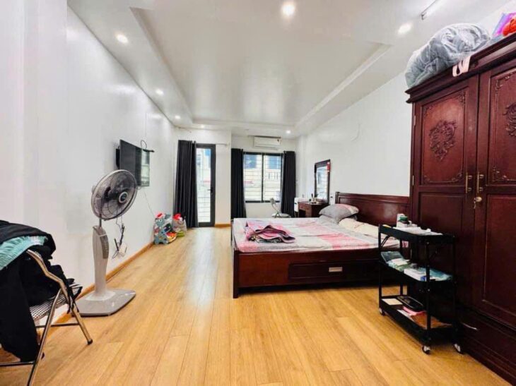 Bán nhà 28 Xuân La 40m2, 5 tầng, ngõ thông ô tô qua nhà chủ cần bán đã giảm chào 900tr