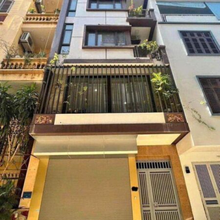 Bán nhà 28 Xuân La 40m2, 5 tầng, ngõ thông ô tô qua nhà chủ cần bán đã giảm chào 900tr