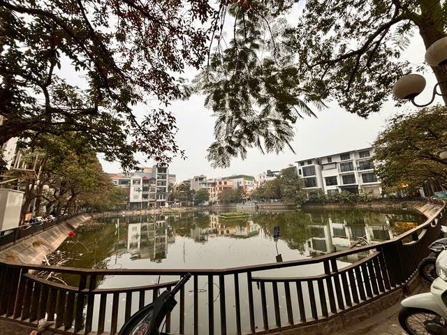 BÁN MẢNH ĐẤT HIẾM VỊ TRÍ SIÊU ĐẸP PHỐ BỒ ĐỀ VIEW HỒ, KINH DOANH ĐỈNH,50M2,9 TỶ.