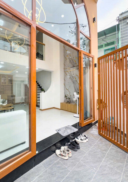 6.28 tỷ bán nhà mới khu VIP Nguyễn Cửu Vân giáp Q1- 5 tầng- 40m2-ngang 4.6m- 4PN 6WC full NT