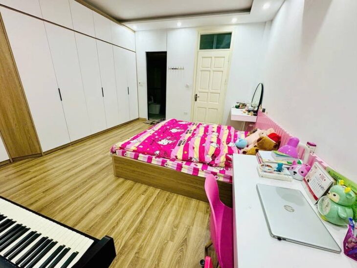 SIÊU PHẨM, NGÕ RỘNG. GIÁ TỐT, MẶT TIỀN, DIỆN TÍCH KHỦNG, CẦU GIẤY.