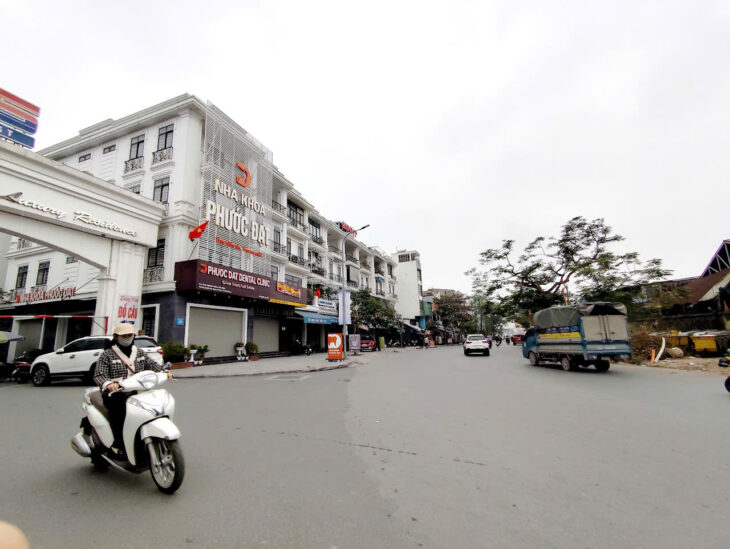 Bán đất mặt đường Vòng Cầu Niệm, 80m, vỉa hè 8m, vị trí cực đẹp, Giá 6.1 tỉ