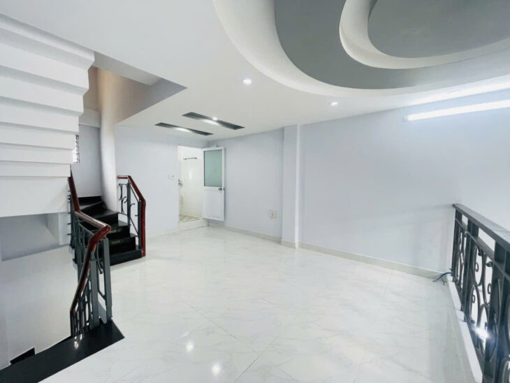 BÁN NHÀ GÒ VẤP, SIÊU GIẢM 600 TRIỆU, KHU PHÂN LÔ, HXH, NHỈNH 5 TỶ.