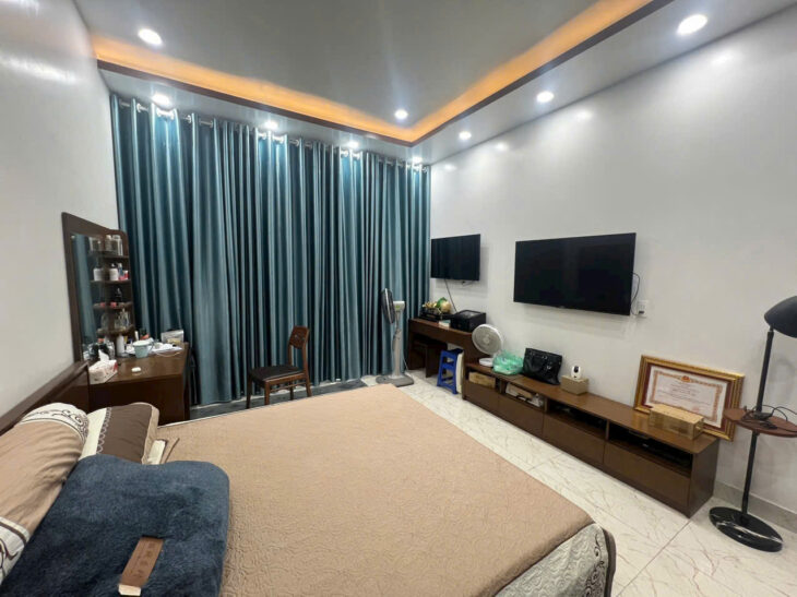 Bán nhà tuyến 2 Lạch Tray, 45m 3 tầng, đường 8m, Giá 5.7 tỉ gần Cầu Vượt