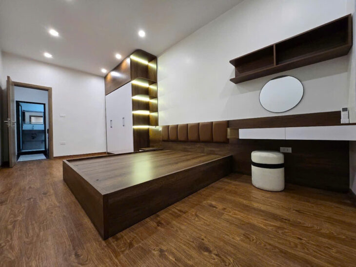 EM BÁN NHÀ Ở #BƯỞI #TÂYHỒ 5 Tầng 35m2 dân xây -8x tỷ- Gõ 3 Gác Tránh- 10m ra Oto