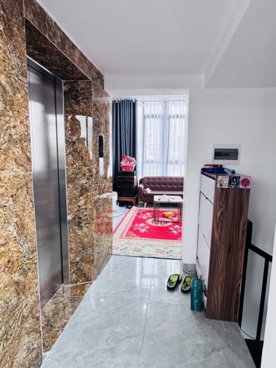 BÁN NHÀ XÂY MỚI 6 TẦNG- CẦU THANG MÁY -FULL NỘI THẤT-GẦN PHỐ CÁT LINH