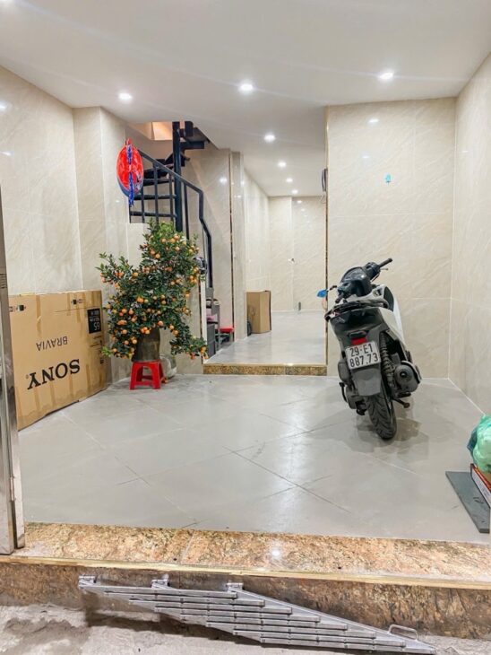 BÁN NHÀ XÂY MỚI 6 TẦNG- CẦU THANG MÁY -FULL NỘI THẤT-GẦN PHỐ CÁT LINH