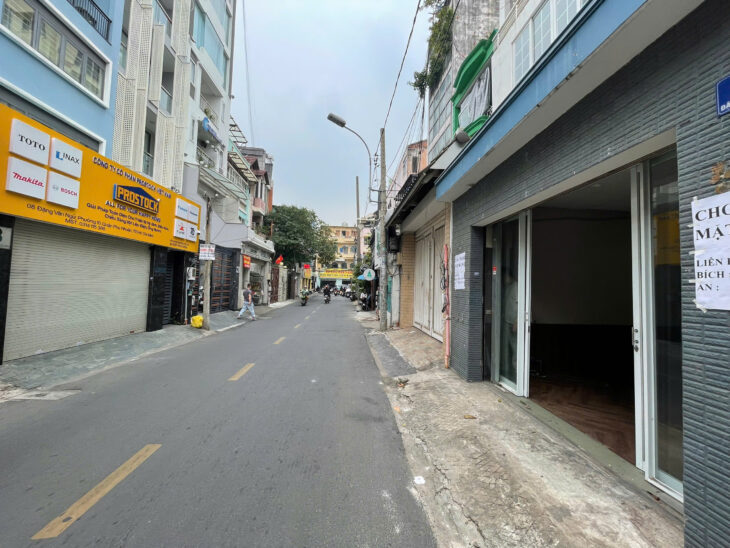 Quận Phú Nhuận ! MB CHO THUÊ GIÁ RẺ LẮM ! NHANH CÒN MT đường khu kinh doanh sầm uất, Chú Oanh