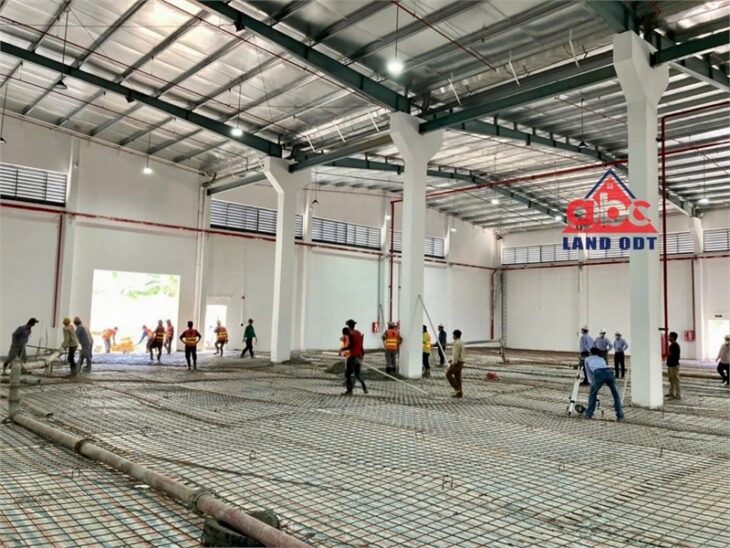 Nhà xưởng sản xuất ngoài KCN, PC tự động xây dựng kiên cố. giao thông thuận lợi