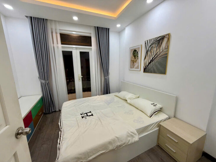 6.95 tỷ- bán nhà 5 tầng hẻm 5m Phan Xích Long- gần MT- 4PN 5WC full nội thất